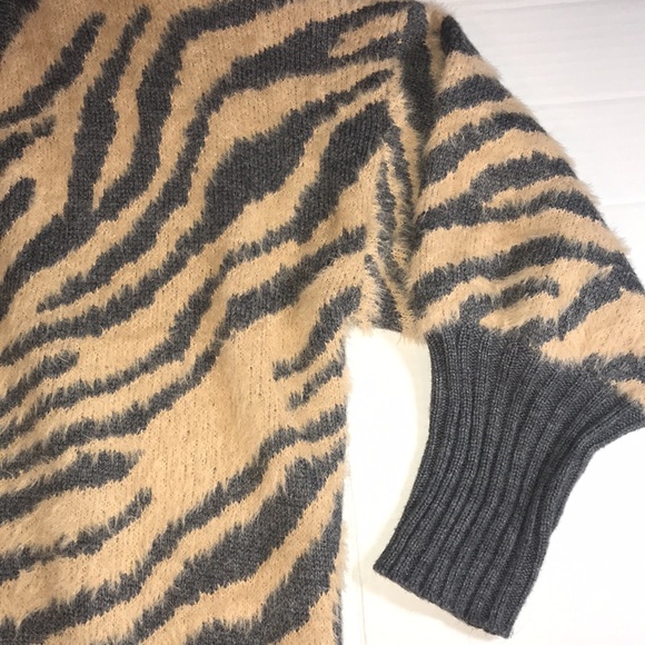 ACOA Zebra Cardigan Gray with Tan Stripes size M - Picture 3 of 11